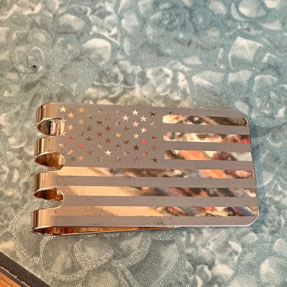 FINAL MARKDOWN Gold Tone American Flag Money Clip